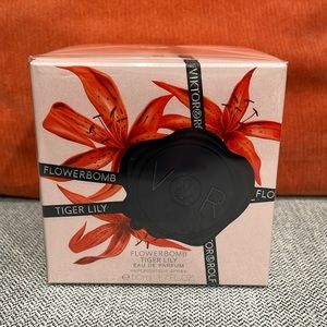 Flowerbomb Tiger Lily